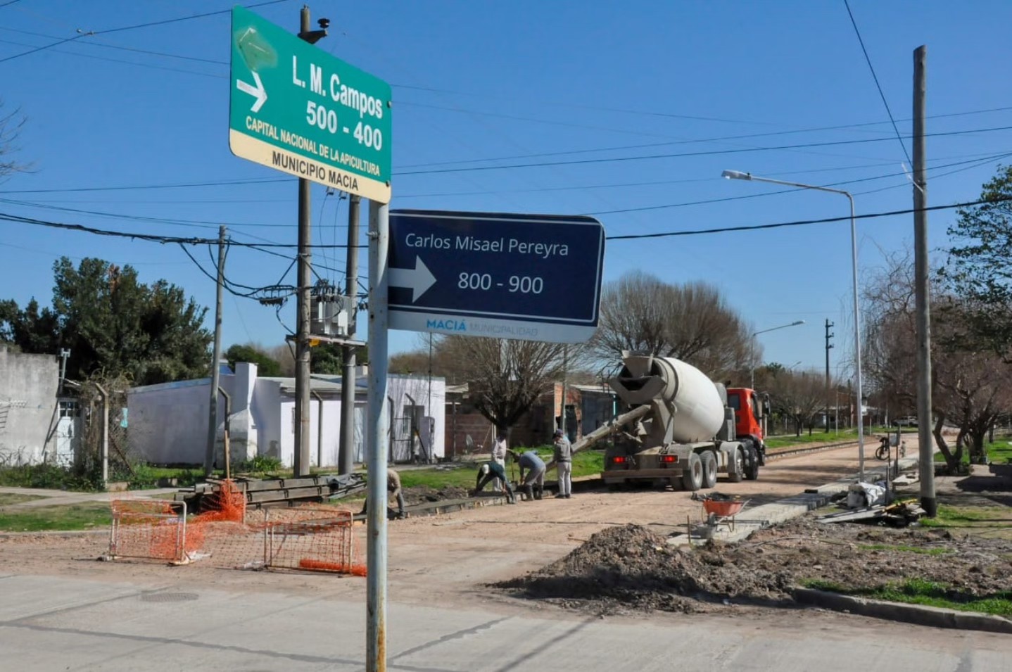 Maciá: avanza el cordón cuneta en calle Luis María Campos